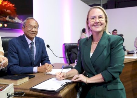 Liandra é reeleita e seguirá na presidência da Câmara de Dourados até 2028