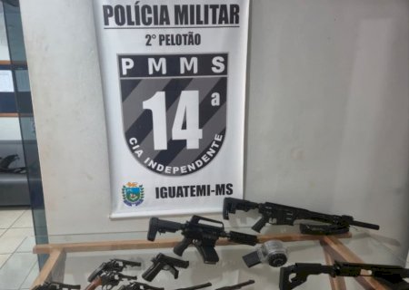 Polícia apreende arsenal de guerra transportado dentro de carro em Iguatemi