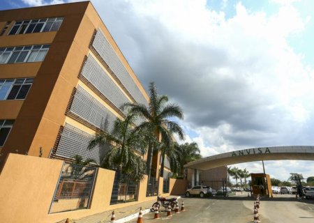 Anvisa proíbe venda de cosméticos e manda recolher gel falsificado