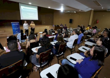 Prefeitura promove palestra sobre saúde mental para trabalhadores da Assistência Social